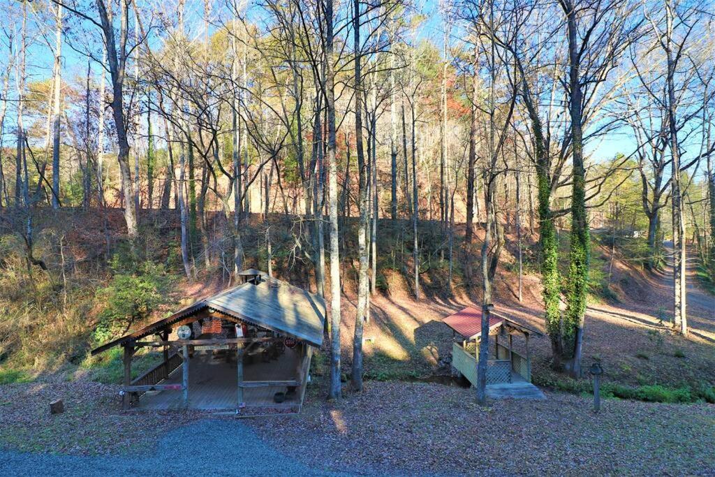 Oktoberfest Themed Cabin In Woods Stream #14 Helen Eksteriør billede