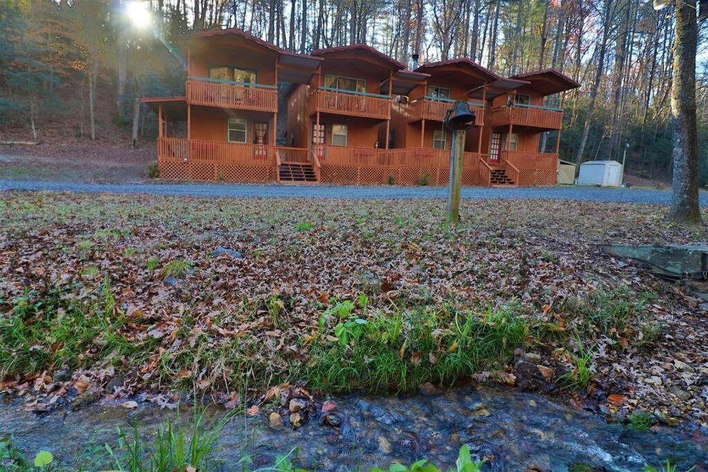 Oktoberfest Themed Cabin In Woods Stream #14 Helen Eksteriør billede